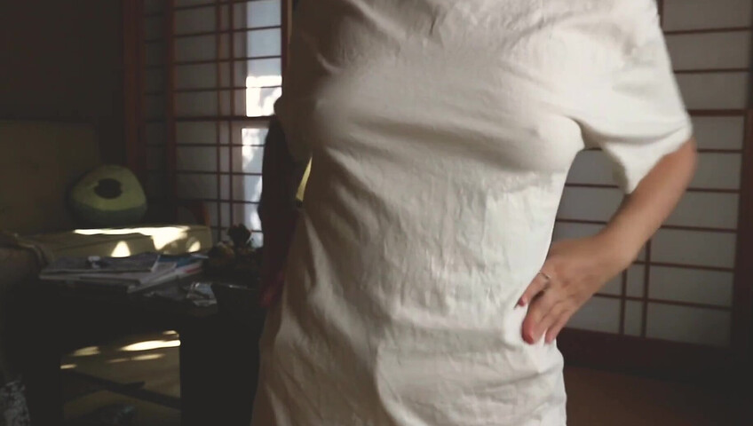 Elise Tran ASMR - naughty nipples tease and whispers