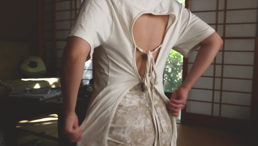 Elise Tran ASMR - naughty nipples tease and whispers