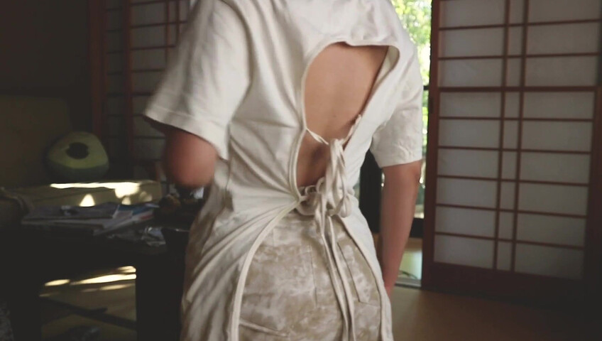 Elise Tran ASMR - naughty nipples tease and whispers