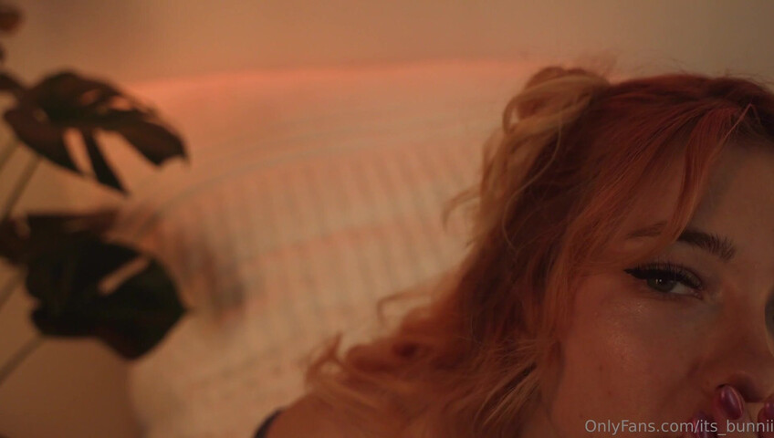 Its_Bunnii - Gamer Girl ASMR