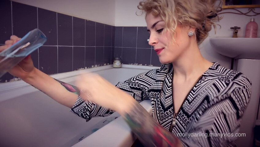 Molly Darling - Bathtime With Mommy