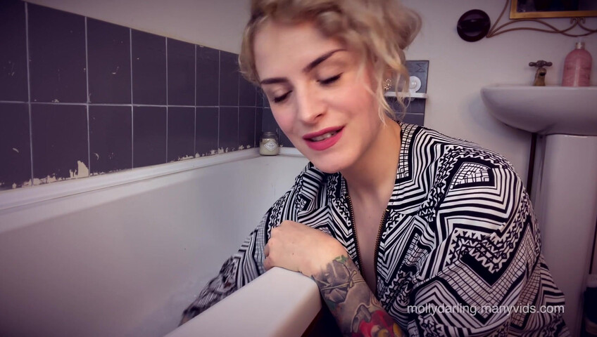 Molly Darling - Bathtime With Mommy