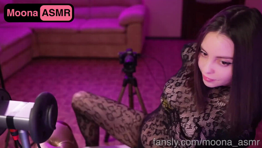 Moona ASMR - A sexy snake shedding her skins