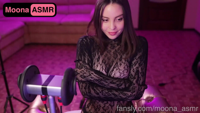 Moona ASMR - A sexy snake shedding her skins