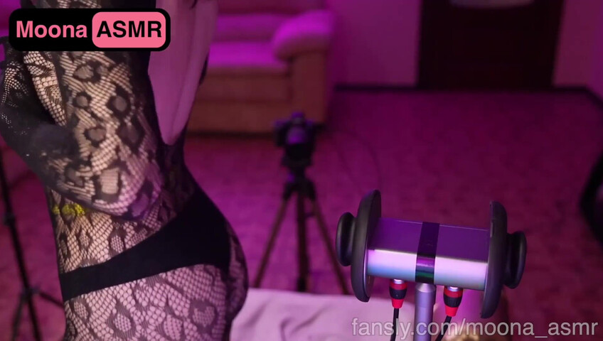 Moona ASMR - A sexy snake shedding her skins