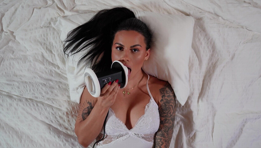 Simone ASMR - Ear Licking Countdown