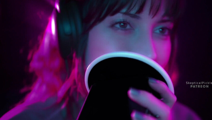 SkepticalPickle ASMR - Ultra bassy and visually pleasing ear licking (golden tier)