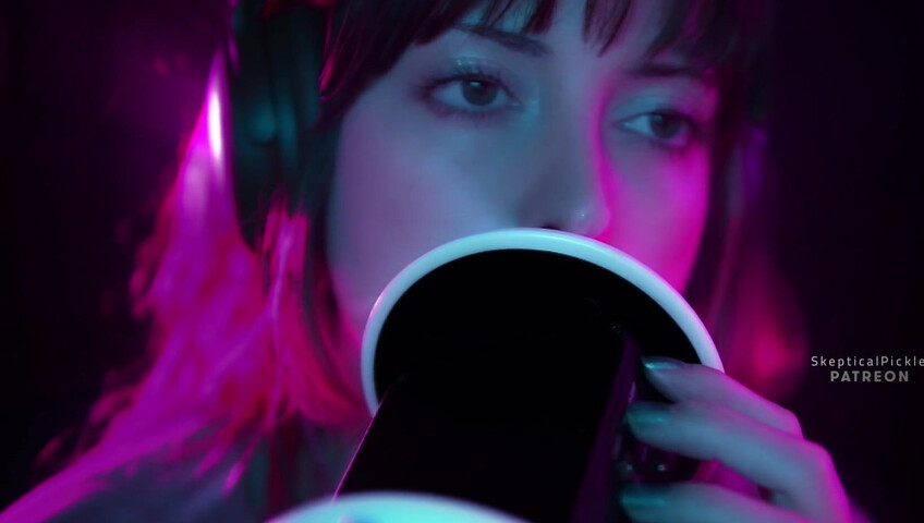 SkepticalPickle ASMR - Ultra bassy and visually pleasing ear licking (golden tier)