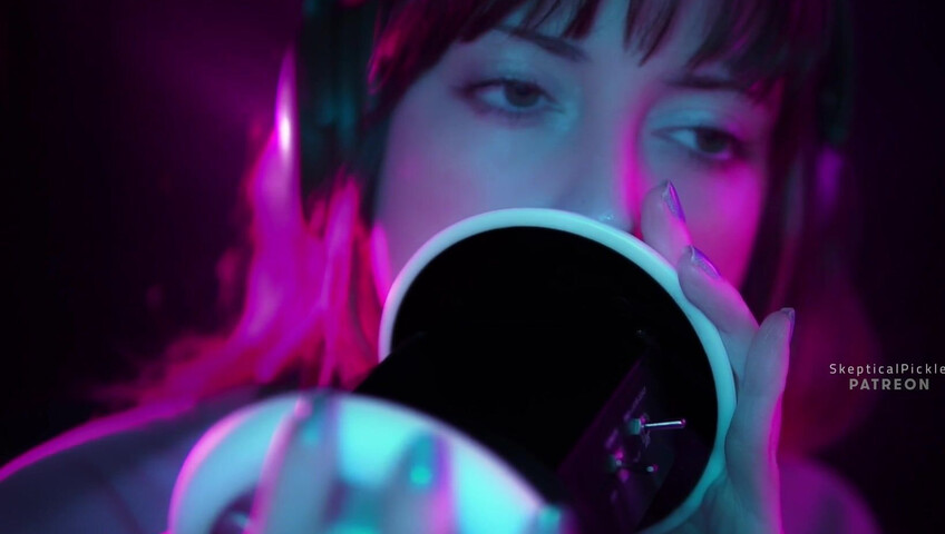 SkepticalPickle ASMR - Ultra bassy and visually pleasing ear licking (golden tier)