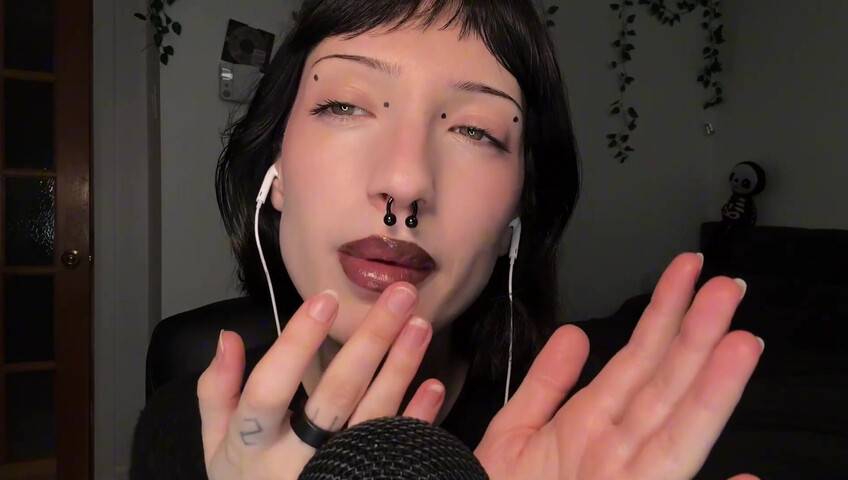 SleepGirl ASMR -  Close up Spit Painting (Wet Mouth Sounds)