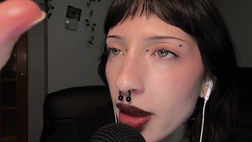 SleepGirl ASMR -  Close up Spit Painting (Wet Mouth Sounds)