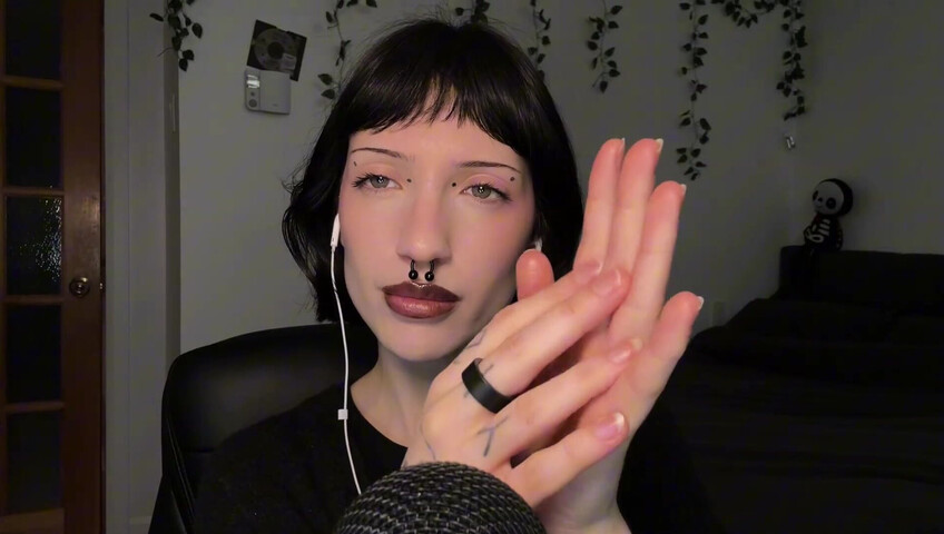 SleepGirl ASMR -  Close up Spit Painting (Wet Mouth Sounds)