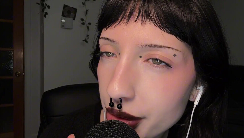 SleepGirl ASMR -  Close up Spit Painting (Wet Mouth Sounds)