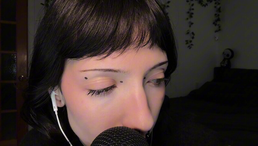 SleepGirl ASMR -  Close up Spit Painting (Wet Mouth Sounds)