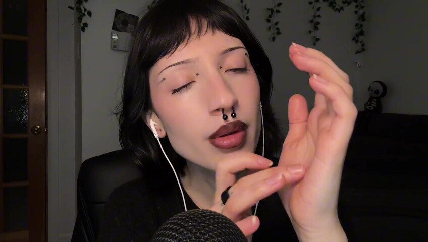 SleepGirl ASMR -  Close up Spit Painting (Wet Mouth Sounds)