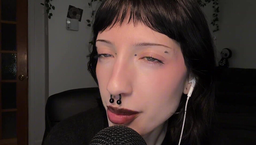 SleepGirl ASMR -  Close up Spit Painting (Wet Mouth Sounds)