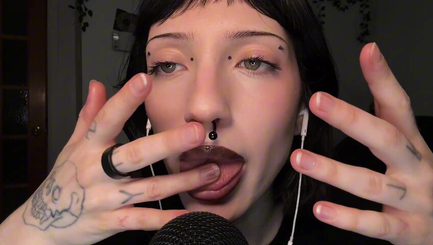 SleepGirl ASMR -  Close up Spit Painting (Wet Mouth Sounds)