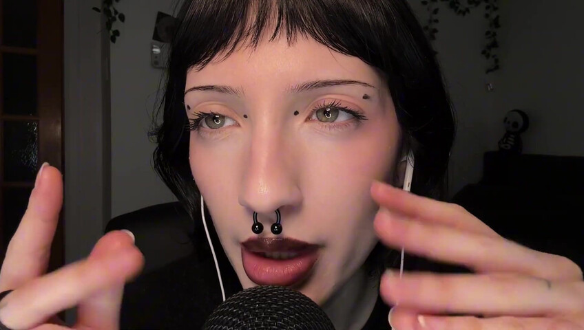 SleepGirl ASMR -  Close up Spit Painting (Wet Mouth Sounds)
