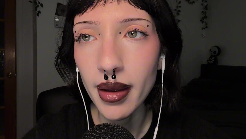 SleepGirl ASMR -  Close up Spit Painting (Wet Mouth Sounds)