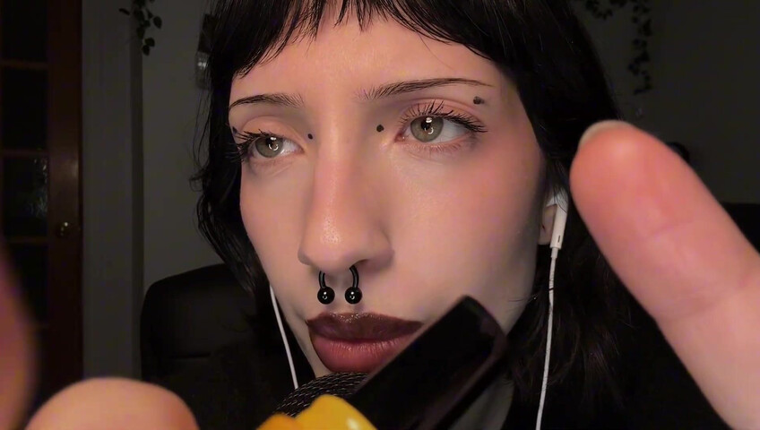 SleepGirl ASMR -  Close up Spit Painting (Wet Mouth Sounds)
