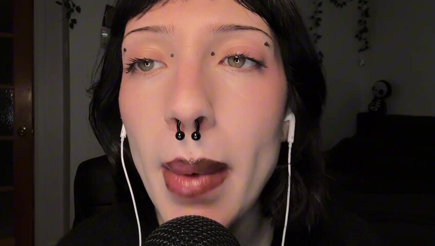 SleepGirl ASMR -  Close up Spit Painting (Wet Mouth Sounds)