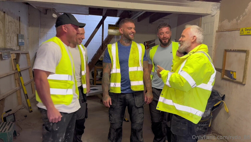 Bonnie Blue Porn - Gangbang With Builders
