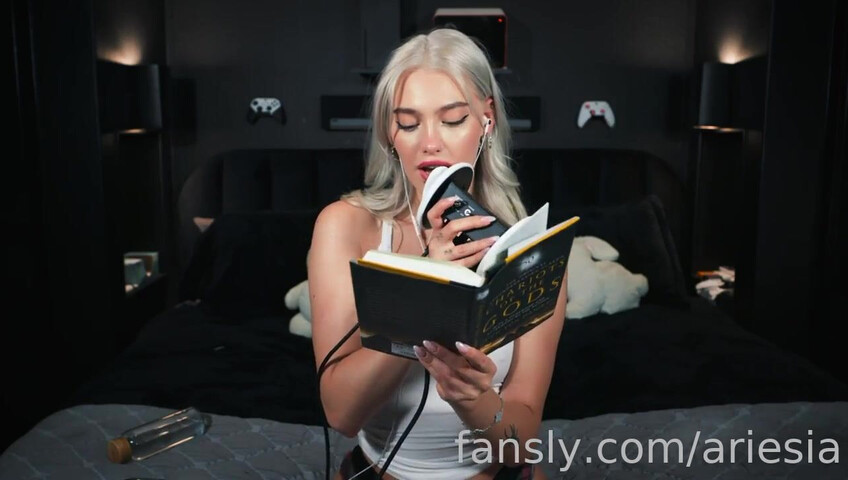 Ariesia ASMR - Masturbating Right Up On The Mic So You Hear Every Squelch + Moan On ASMR