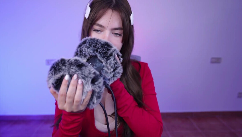 IJenz - ASMR Con Lluvia Real y Masaje Peludo