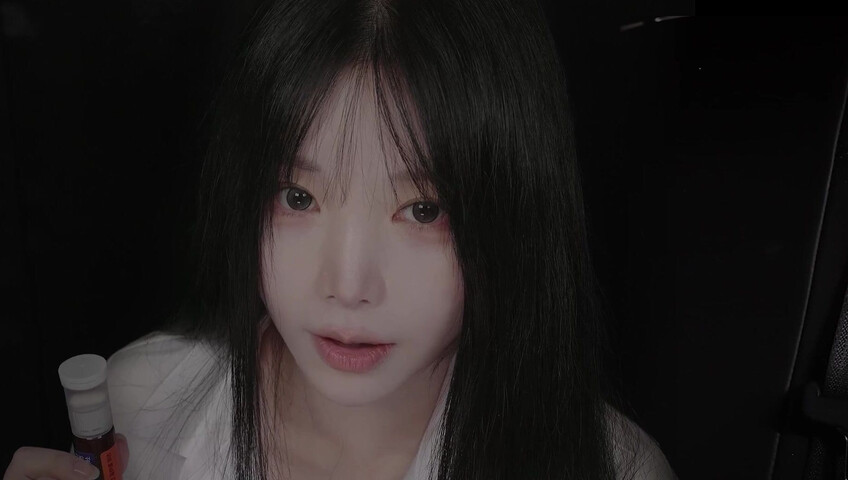 ASMR Yoon Ying - 19 April 2026 - Your Personal Secretary Girlfriend (Ear Licking, Breathing, Kissing)