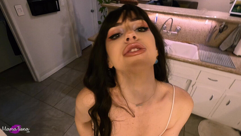 Mama Fiona - I'M NOT PSYCHO