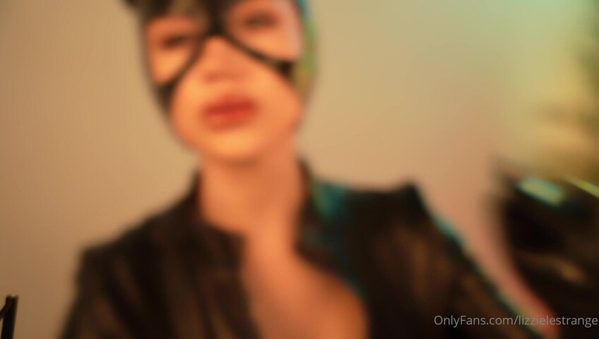 LizzieLestrange - Sexy Catwoman Cosplay