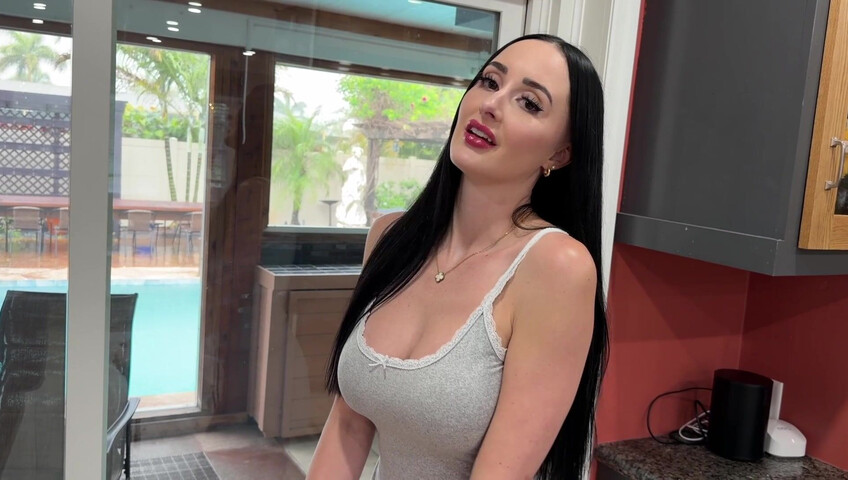 Violet Voss - Sexy Step Mom Learns To Have Fun