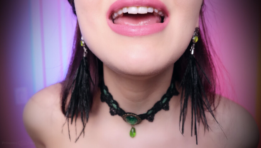 Ellie Idol - ARE YOU A HORNY BOY FOR MY SPITTY TITS? ManyVid Leak