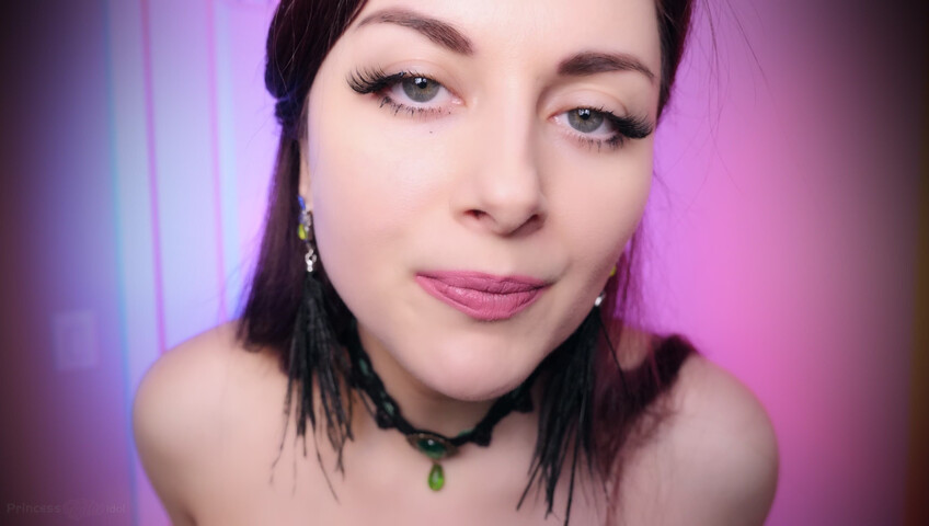Ellie Idol - ARE YOU A HORNY BOY FOR MY SPITTY TITS? ManyVid Leak