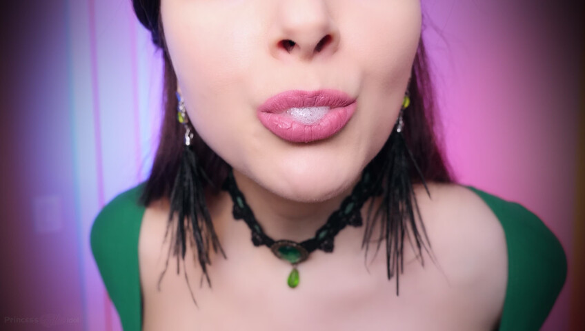 Ellie Idol - ARE YOU A HORNY BOY FOR MY SPITTY TITS? ManyVid Leak