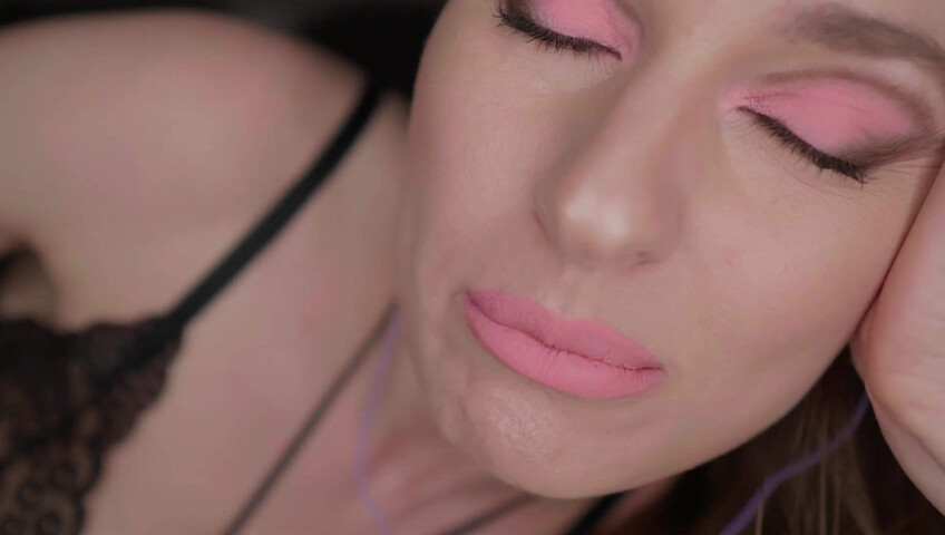 Zoyamur - GIRLFRIEND ASMR ROLEPLAY Kisses Personal Attention ASMR