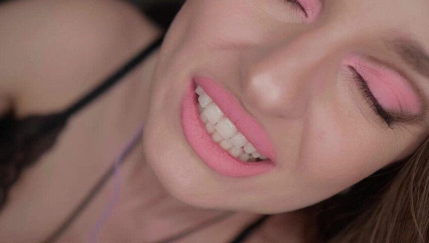 Zoyamur - GIRLFRIEND ASMR ROLEPLAY Kisses Personal Attention ASMR