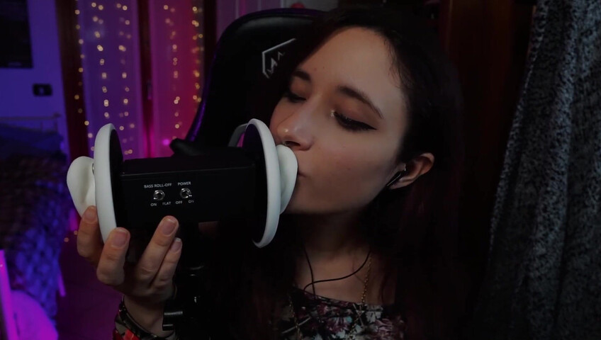 Itskikuneko - 10 April 2026 - Ear Licking (Deleted YouTube Vid)