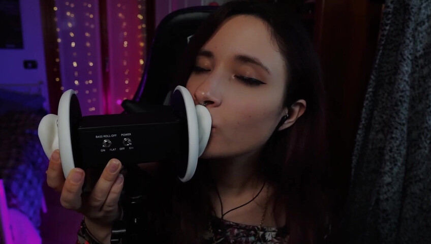 Itskikuneko - 10 April 2026 - Ear Licking (Deleted YouTube Vid)