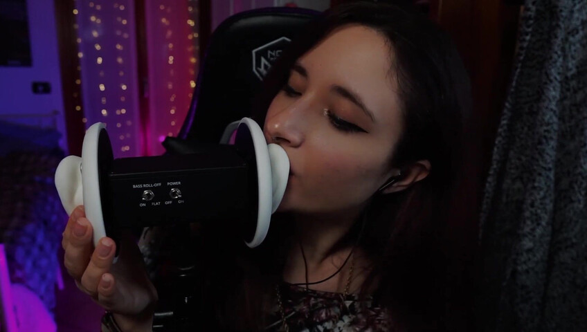 Itskikuneko - 10 April 2026 - Ear Licking (Deleted YouTube Vid)
