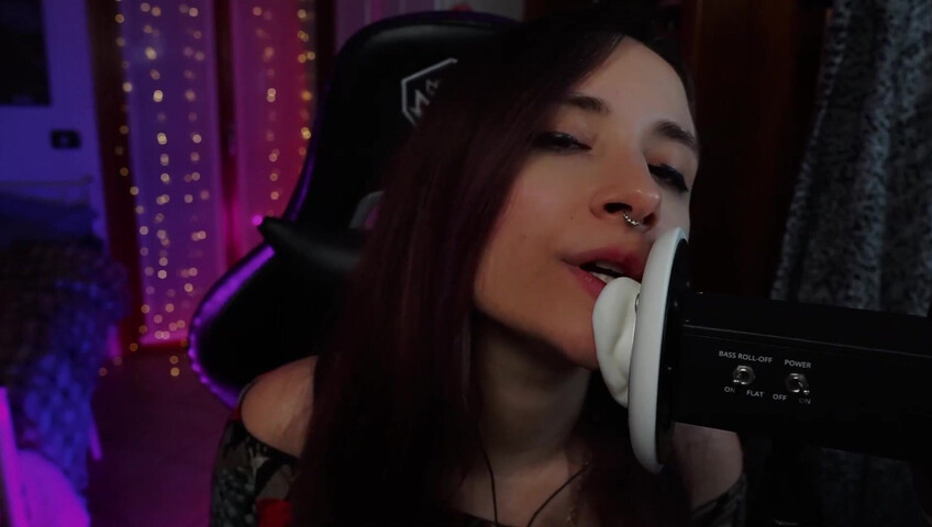 Itskikuneko - 10 April 2026 - Ear Licking (Deleted YouTube Vid)