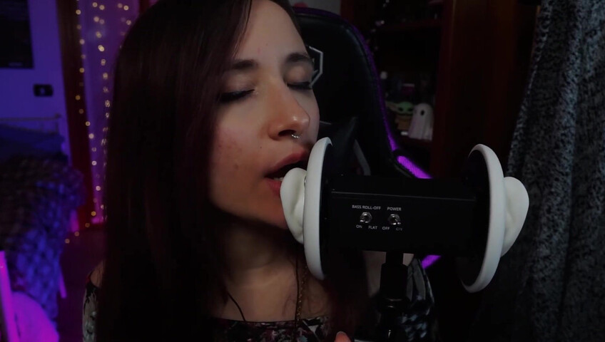 Itskikuneko - 10 April 2026 - Ear Licking (Deleted YouTube Vid)