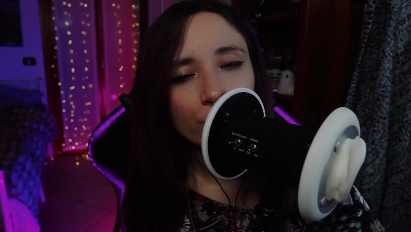 Itskikuneko - 10 April 2026 - Ear Licking (Deleted YouTube Vid)
