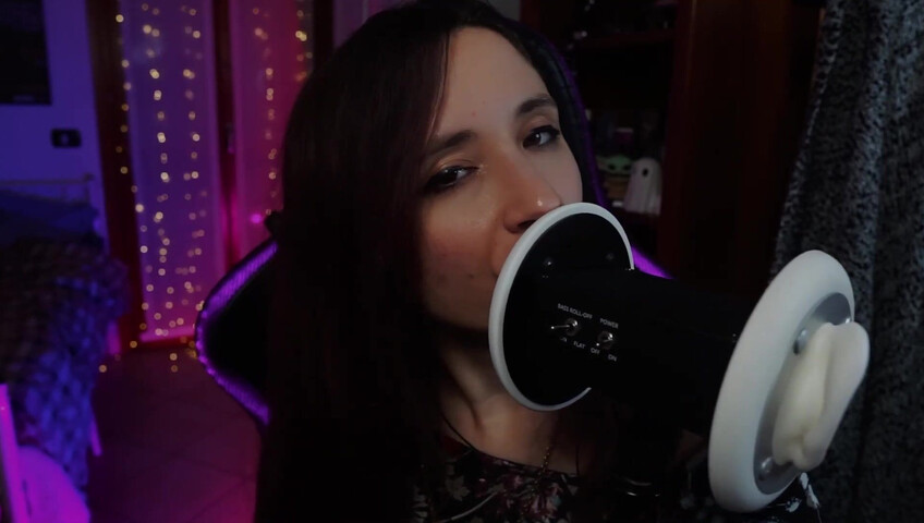 Itskikuneko - 10 April 2026 - Ear Licking (Deleted YouTube Vid)