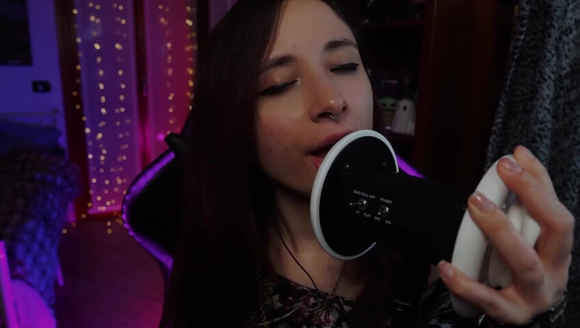 Itskikuneko - 10 April 2026 - Ear Licking (Deleted YouTube Vid)