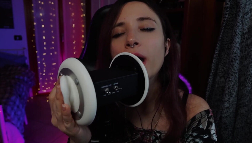 Itskikuneko - 10 April 2026 - Ear Licking (Deleted YouTube Vid)