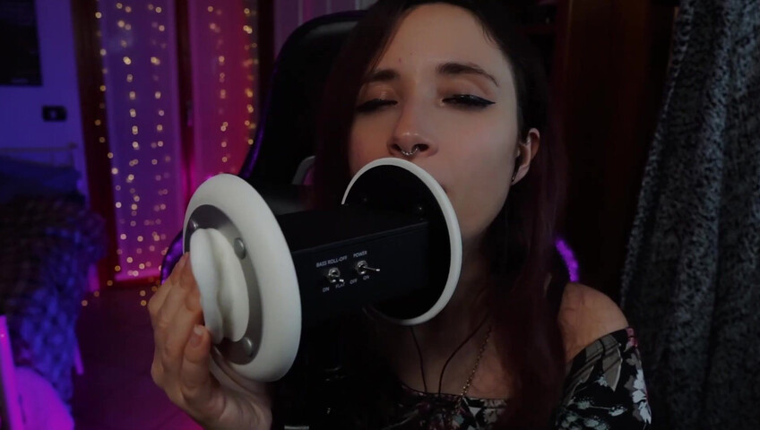 Itskikuneko - 10 April 2026 - Ear Licking (Deleted YouTube Vid)