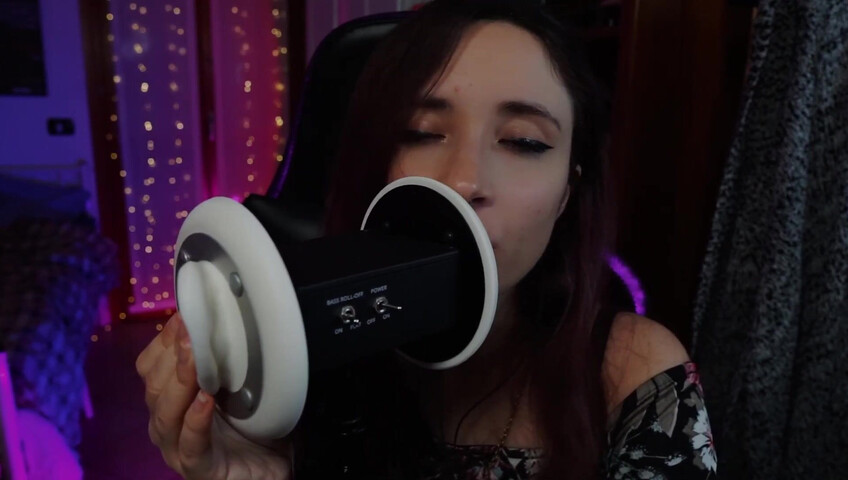 Itskikuneko - 10 April 2026 - Ear Licking (Deleted YouTube Vid)