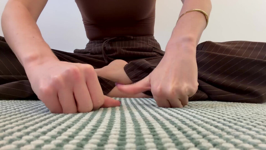 Simply Kel ASMR - ASMR Giving You The Floor A Massage (Different Surfaces_Textures)