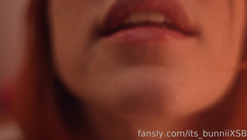 Its_bunnii - Shy Nerdy Girl Gets Close